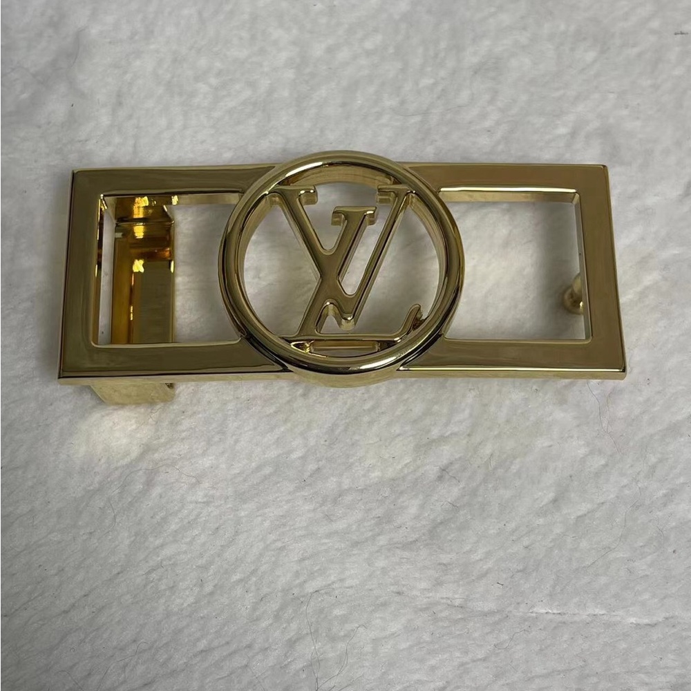 LOUIS VUITTON Reversible Belt - Picture 5 of 8